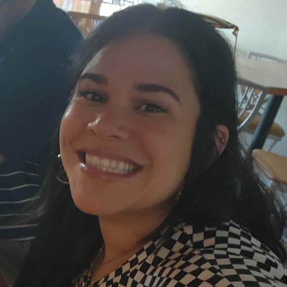 Meet your Posher, Heather - Picture 1 of 1